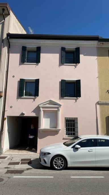 Al Capitello Apt, 5 Minutes From Treviso Airport Apartamento Exterior foto